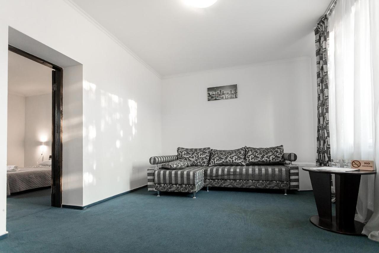 Hotel Sunlit Iwano-Frankiwsk Zewnętrze zdjęcie