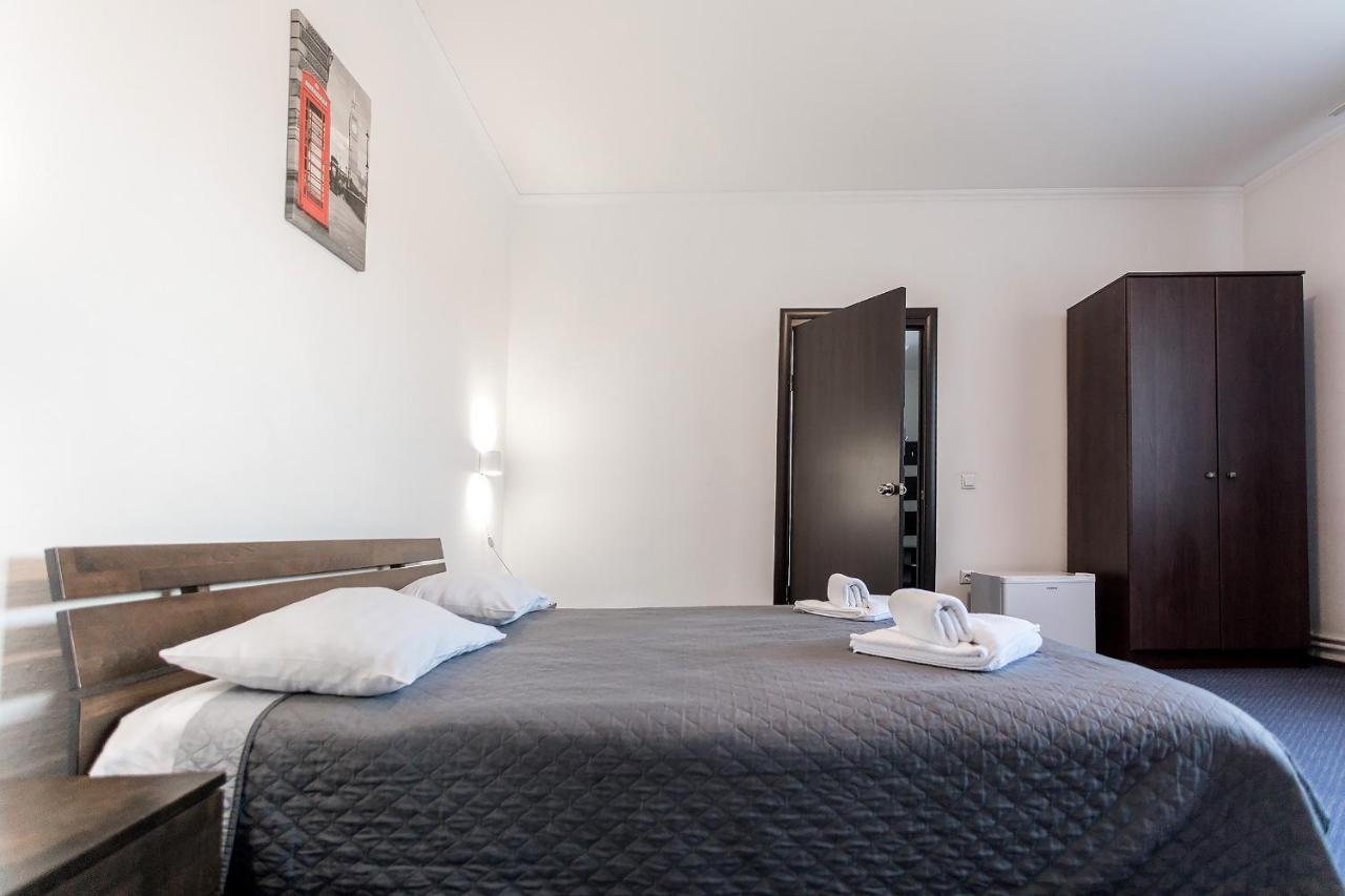 Hotel Sunlit Iwano-Frankiwsk Zewnętrze zdjęcie