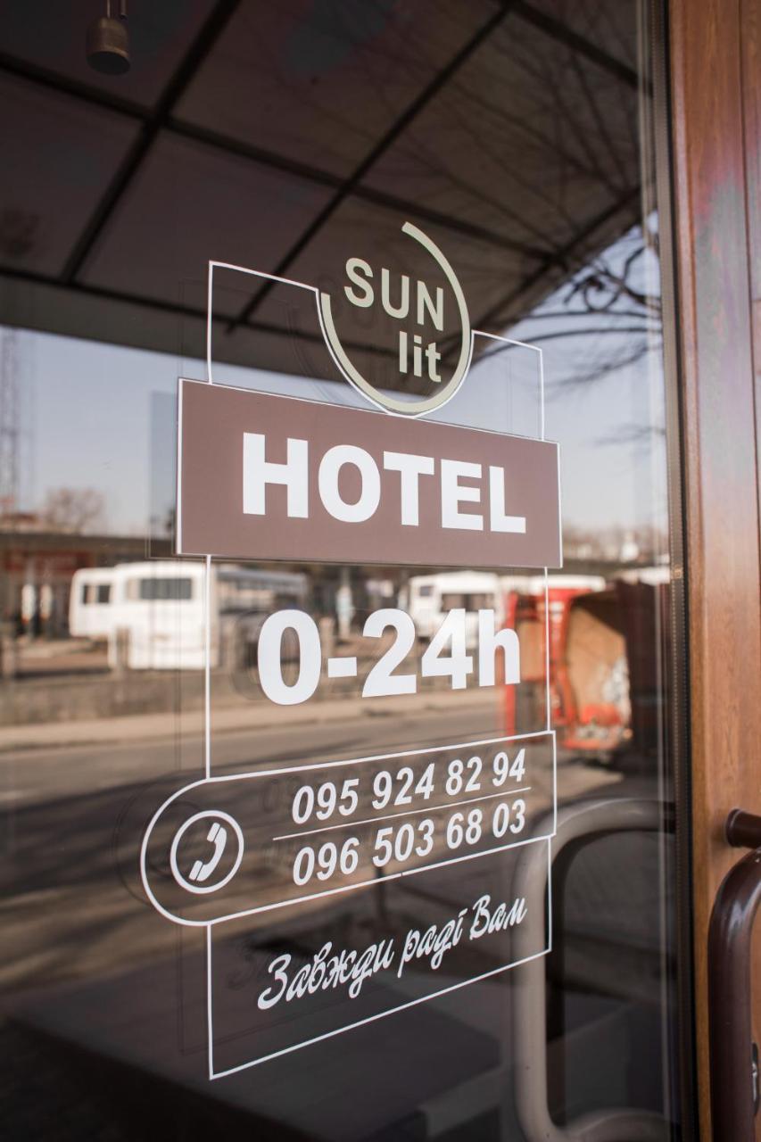 Hotel Sunlit Iwano-Frankiwsk Zewnętrze zdjęcie