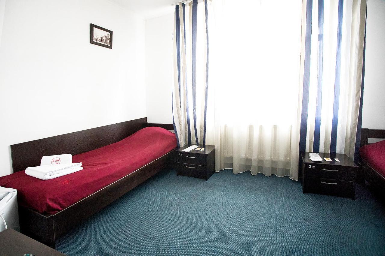 Hotel Sunlit Iwano-Frankiwsk Zewnętrze zdjęcie